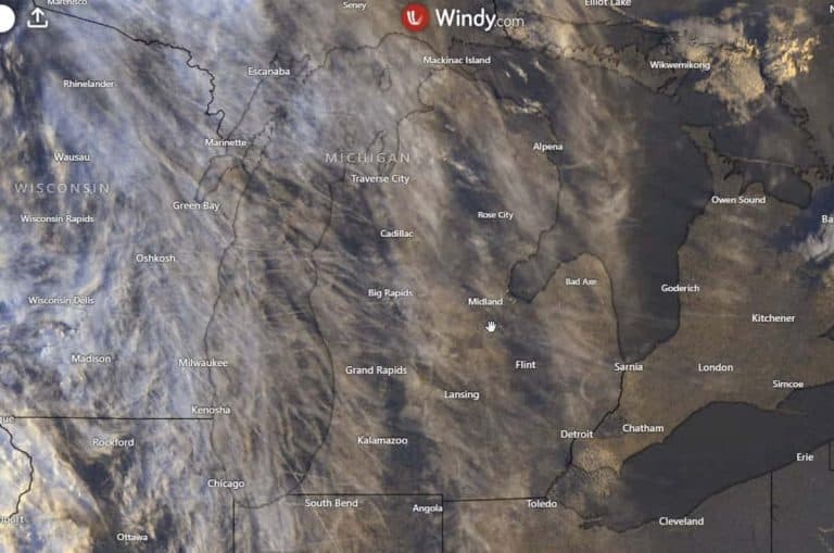 Cloudy weather map of Michigan and surrounding states with a focus on weather conditions.